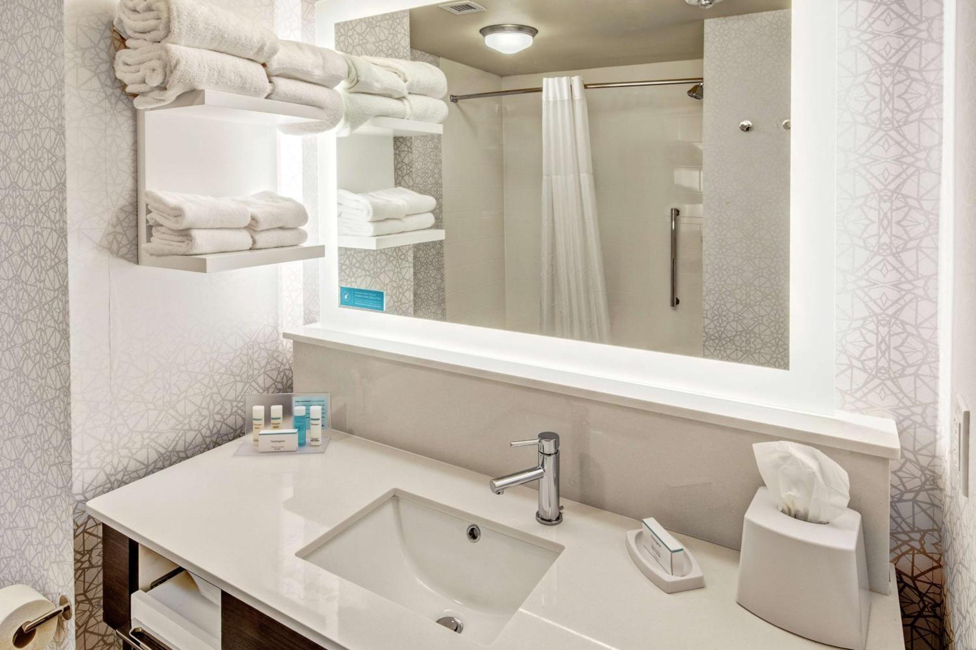 Hampton Inn Fresno Airport מראה חיצוני תמונה